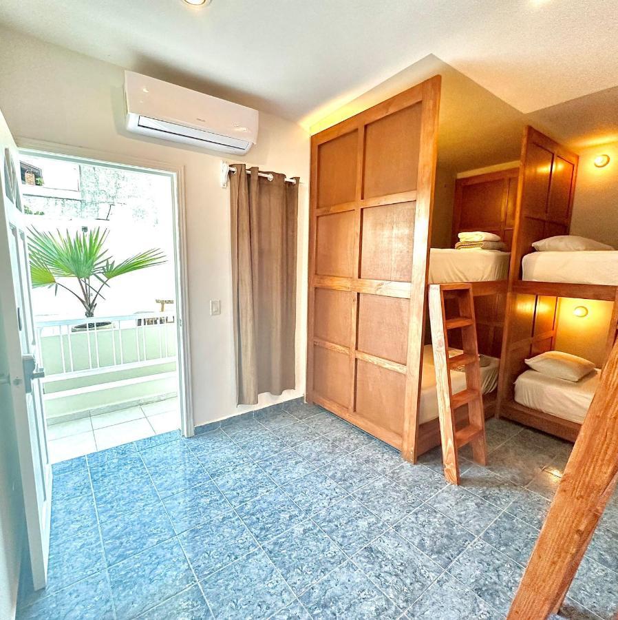 Freelance Hostel ตูลุม ภายนอก รูปภาพ